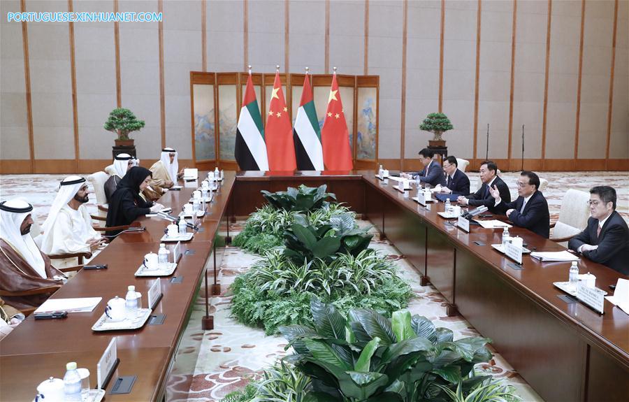Premiê chinês reúne-se com vice-presidente dos Emirados Árabes Unidos