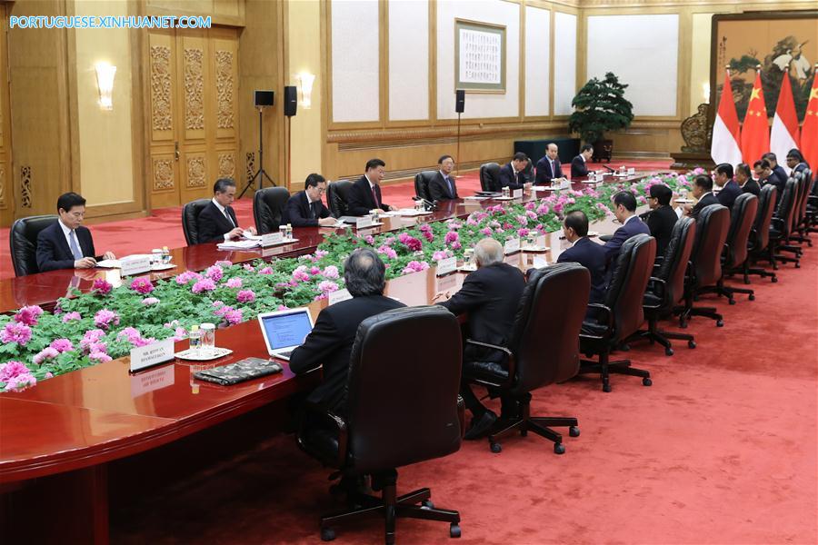 Xi reúne-se com vice-presidente indonésio