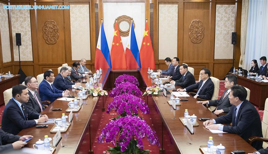 Premiê chinês reúne-se com presidente filipino