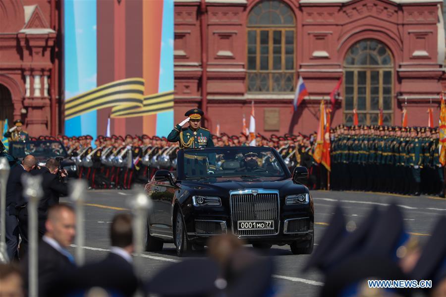 Galeria:A Rússia realiza um ensaio do desfile do Dia da Vitória na Praça Vermelha