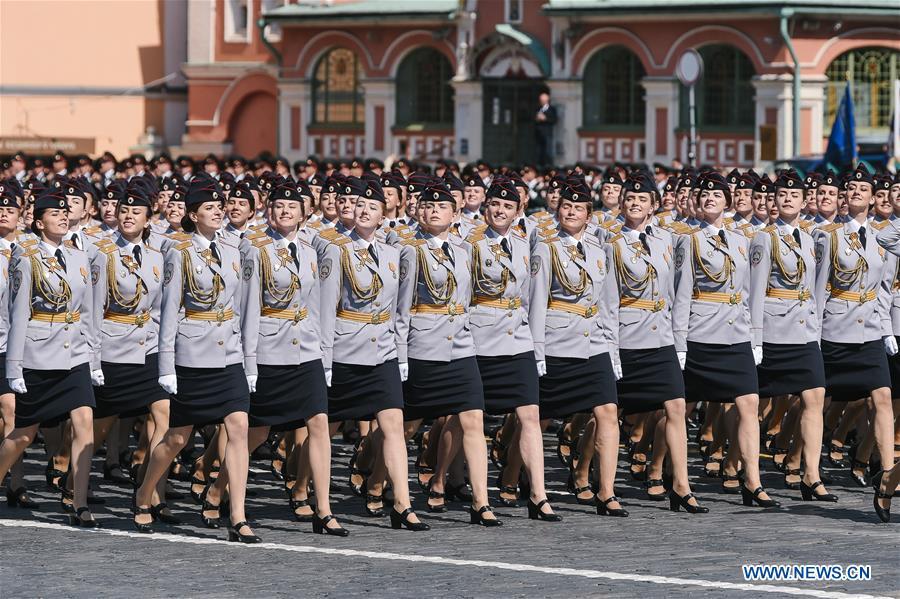 Galeria:A Rússia realiza um ensaio do desfile do Dia da Vitória na Praça Vermelha