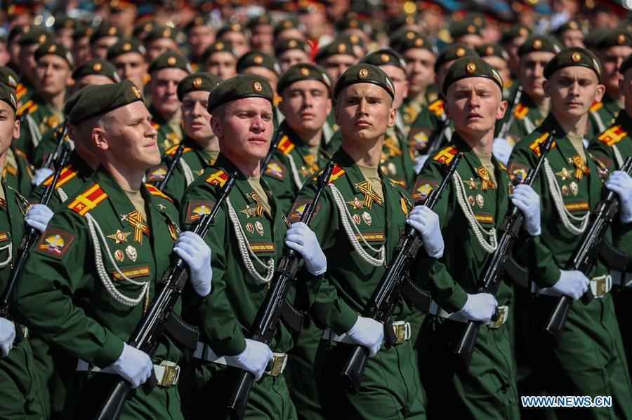 Galeria:A Rússia realiza um ensaio do desfile do Dia da Vitória na Praça Vermelha