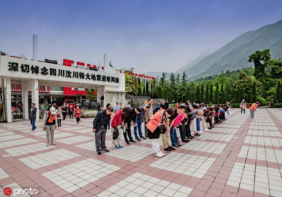 China realiza cerimônia em homenagem as vítimas do terremoto de Wenchuan