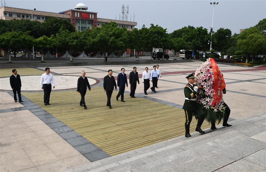 Xi visita memorial da Longa Marcha
