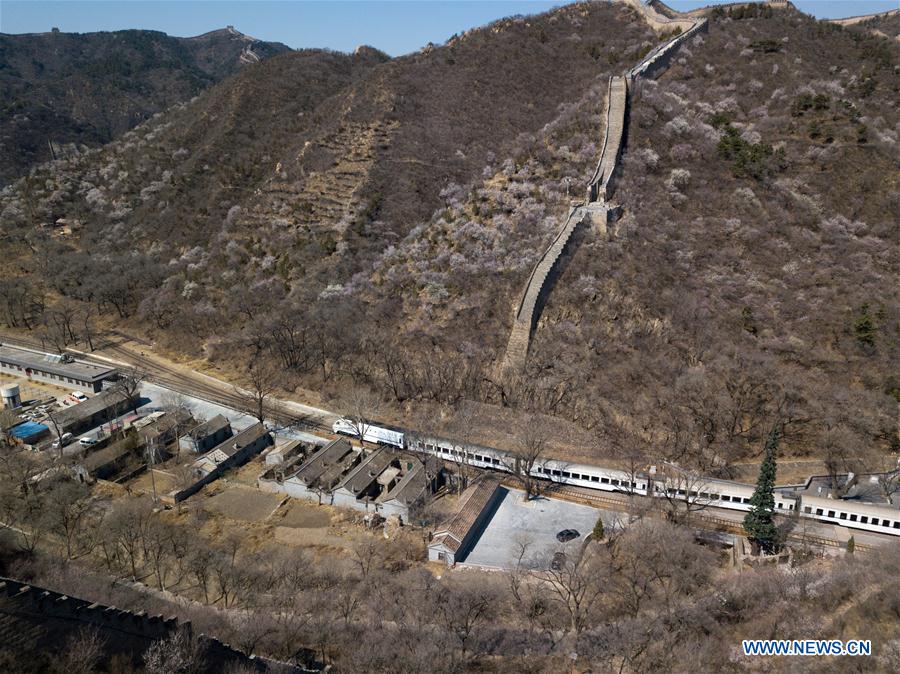 Ferrovia centenária testemunha “velocidade da China”

