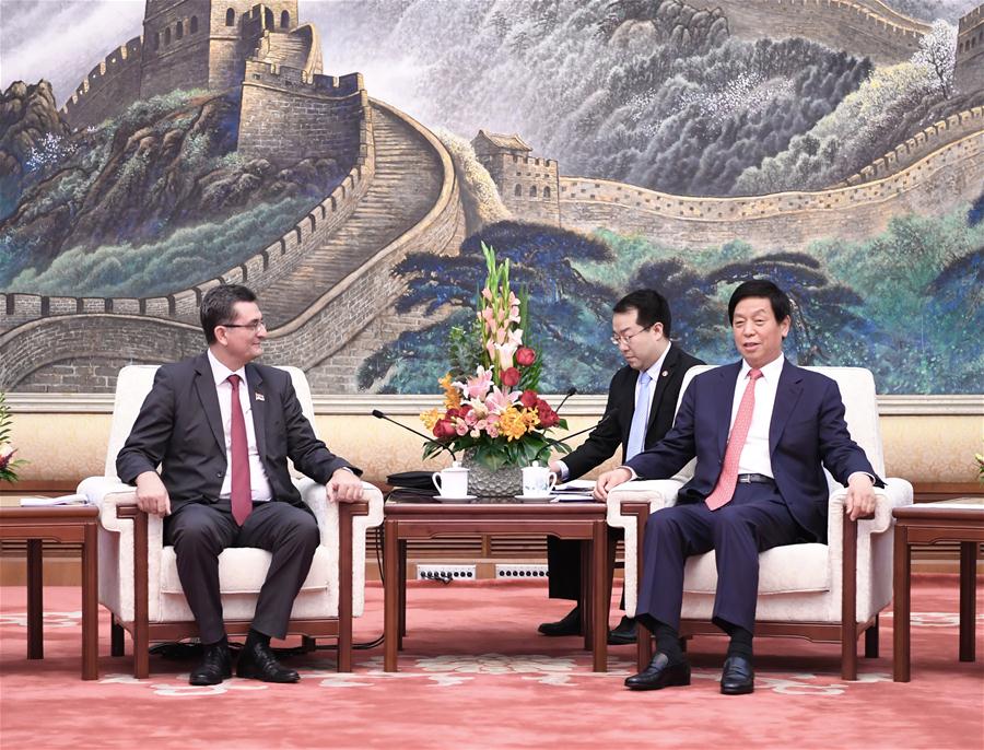 China e Sérvia buscam relações bilaterais mais estreitas