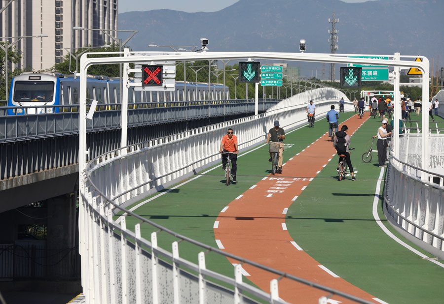 Galeria: Beijing inaugura primeira ciclovia