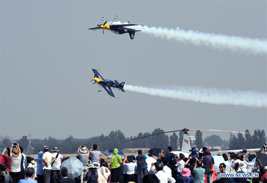 Galeria: 11º Festival de Cultura e Turismo de Esportes Aéreos inaugurado em Henan