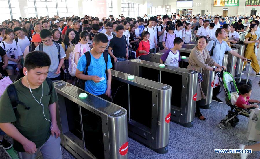 China registra 96 milhões de viagens domésticas durante o feriado do Festival Barco-Dragão