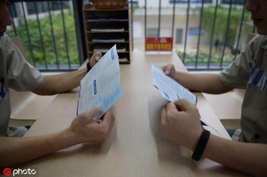 Prisão na China permite compras online pela primeira vez