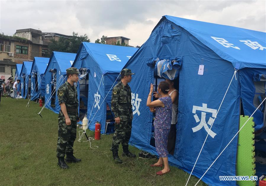 Terremoto de Sichuan: operações de salvamento continuam, 13 mortes contabilizadas