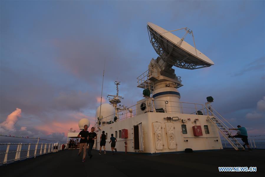 Galeria: Navio chinês de rastreamento de nave espacial Yuanwang-3 cruzou a linha do Equador