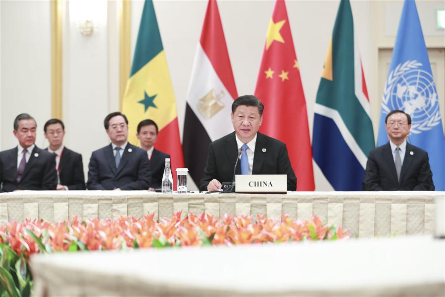 Xi apresenta proposta de 3 pontos sobre desenvolvimento de relações China-África