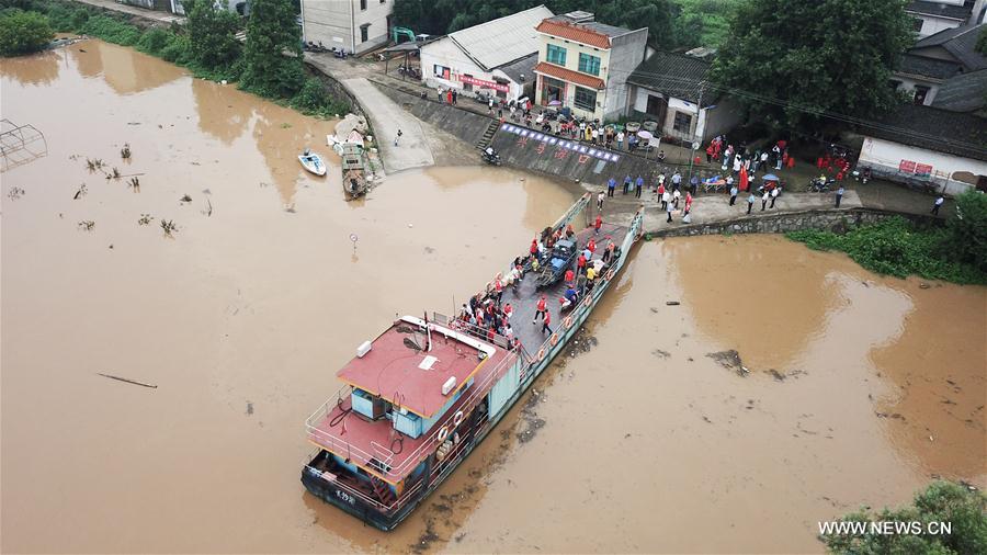 China: Mais de 6.000 pessoas resgatadas na temporada de enchentes