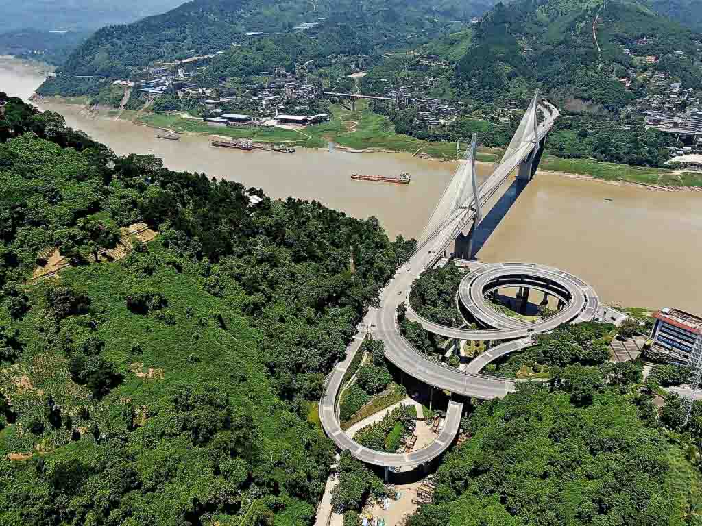 Chongqing: vista aérea do viaduto em espiral de Fuling