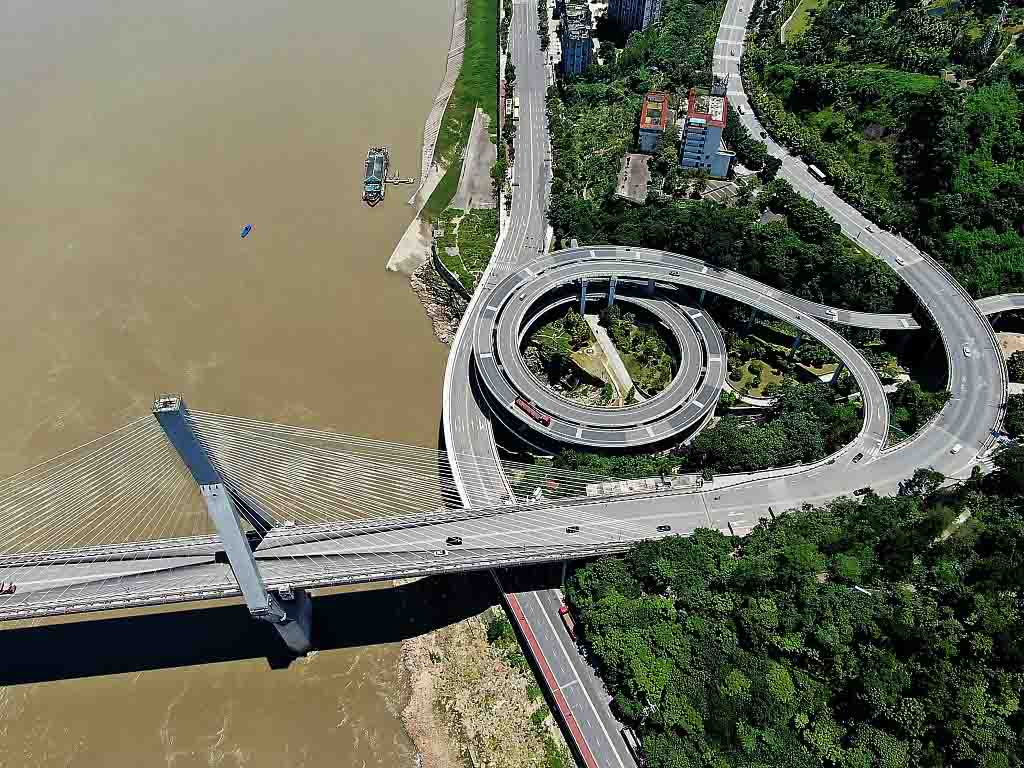 Chongqing: vista aérea do viaduto em espiral de Fuling