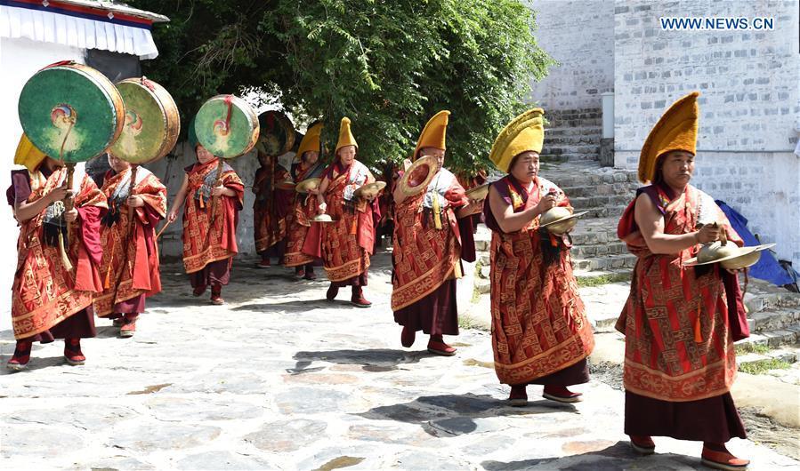 Tibete: realizado ritual de Thangka no mosteiro de Tashilhunpo 