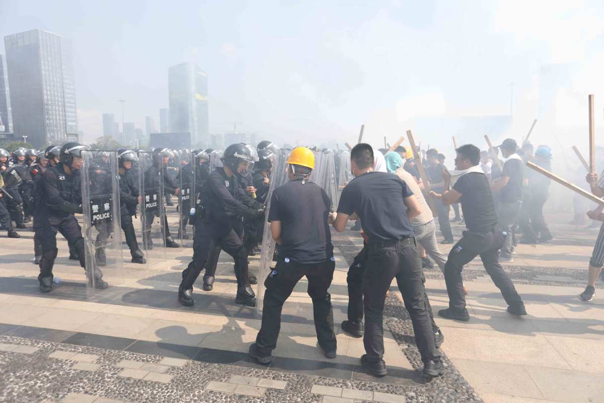 Polícia de Shenzhen realiza exercício