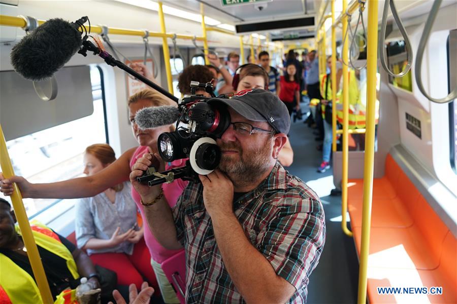 Novos vagões de metrô chineses começam a operar em Boston, EUA