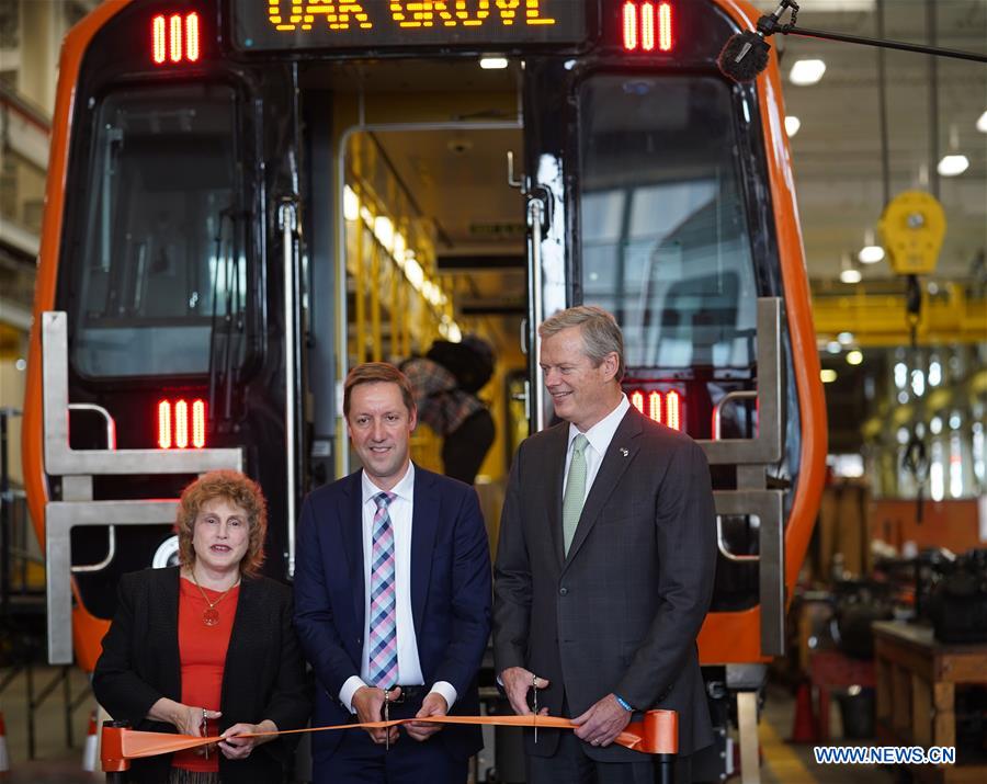 Novos vagões de metrô chineses começam a operar em Boston, EUA