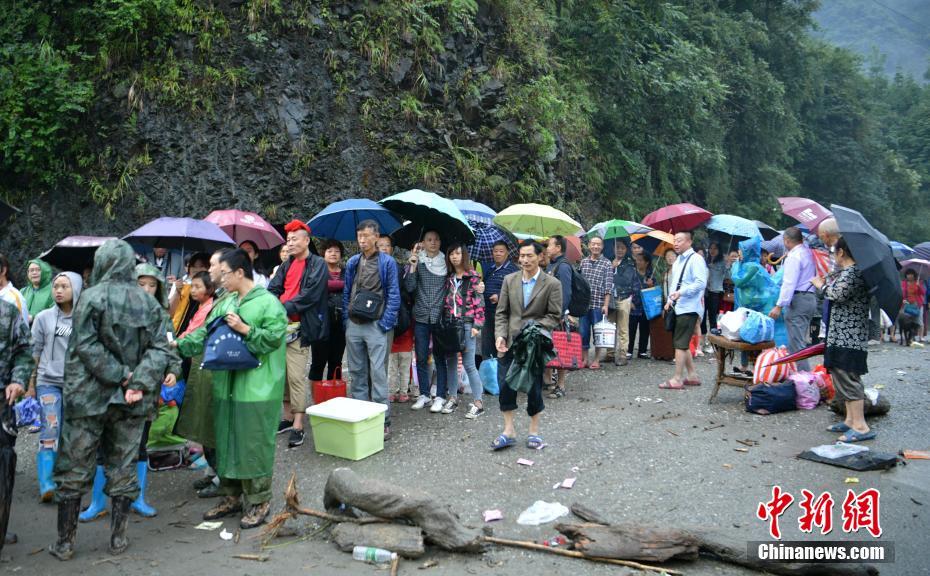 Mais de 12 mil pessoas foram afetadas pela tempestade em Sichuan