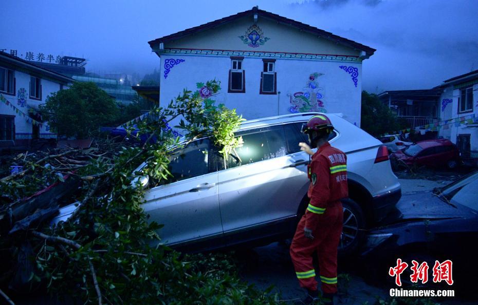 Mais de 12 mil pessoas foram afetadas pela tempestade em Sichuan