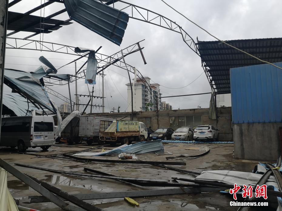 Tornado deixa 8 mortos em Hainan