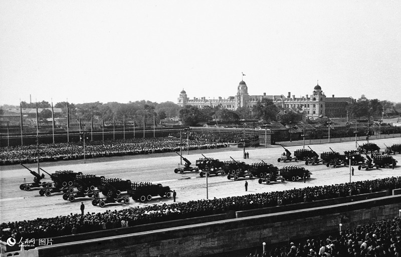 RPC: da cerimônia de fundação em 1949 ao desfile militar do Dia Nacional em 1959