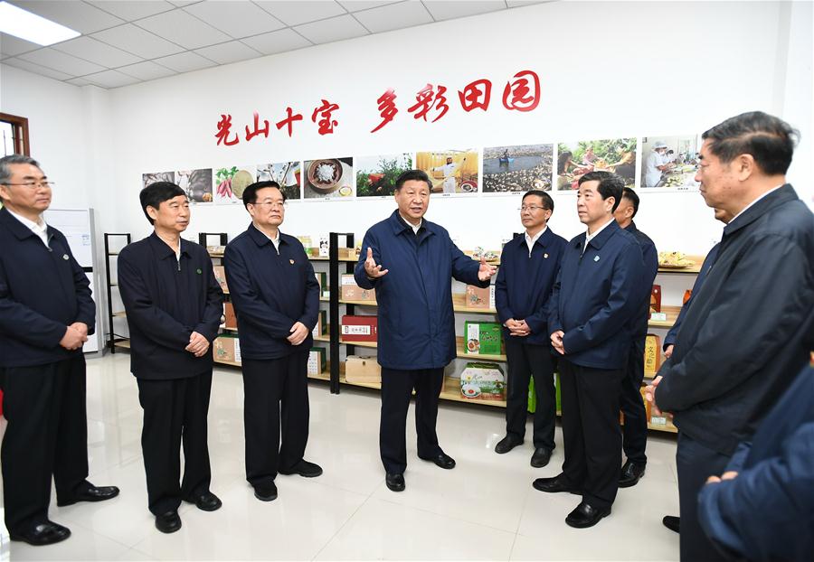 Xi enfatiza confiança e trabalho árduo durante inspeção no centro da China