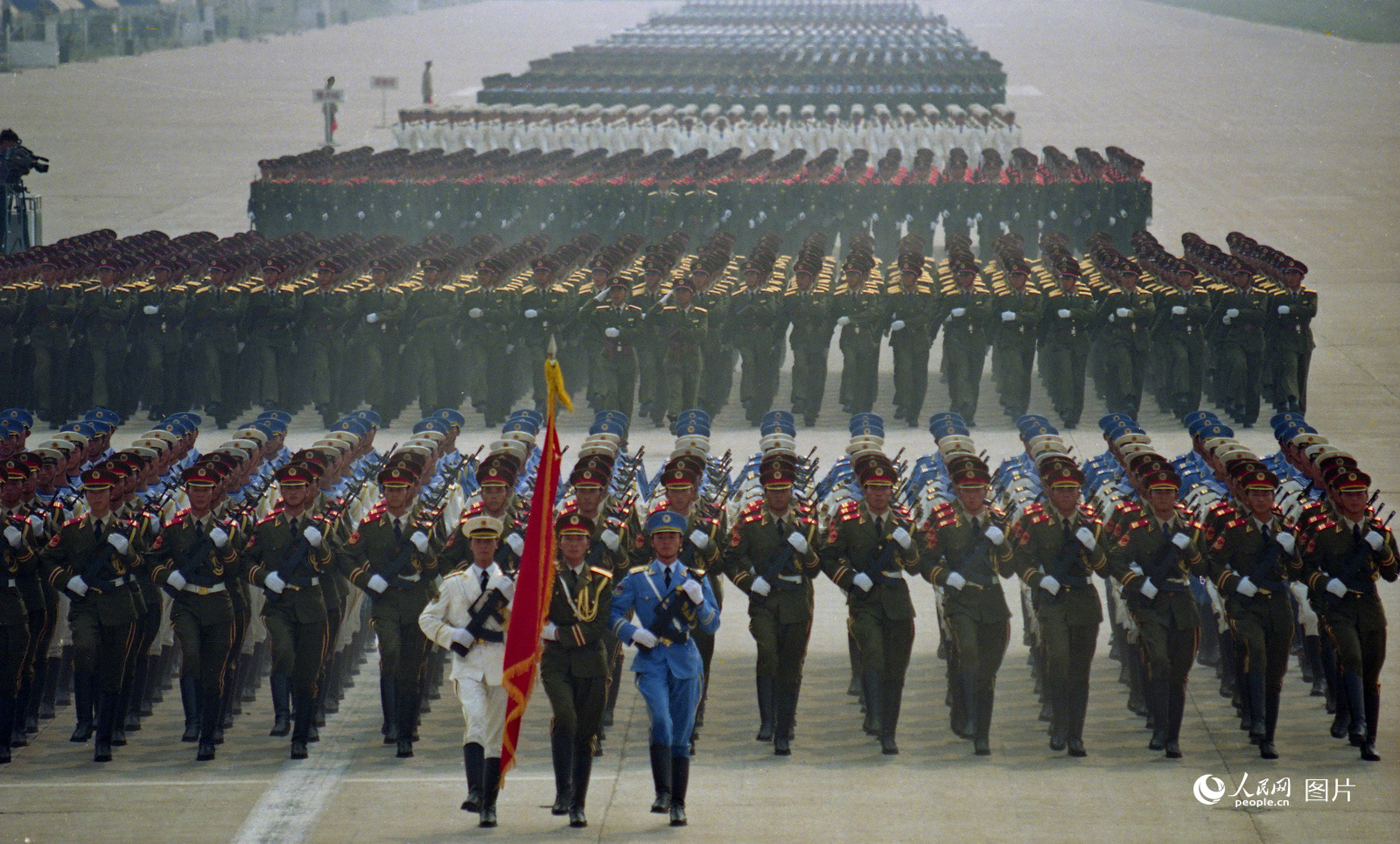 Galeria: parada militar celebrou 50º aniversário da fundação da Nova China (1999)