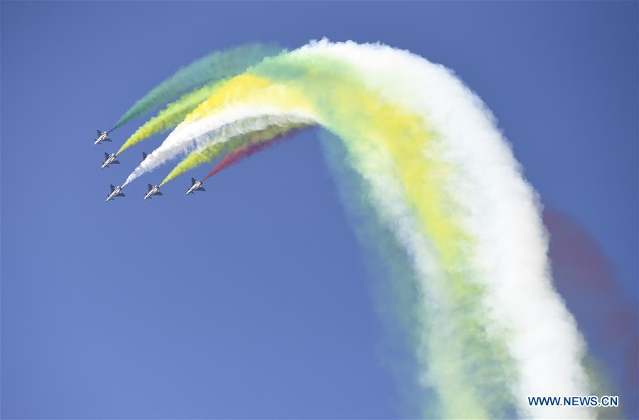 Força Aérea do ELP celebra 70º aniversário com atividade comemorativa