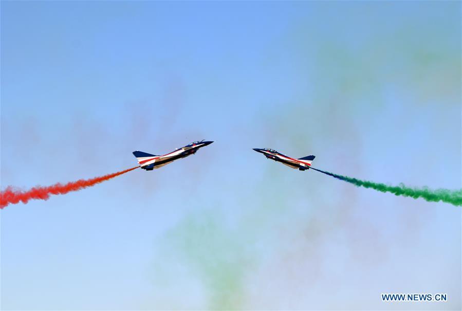 Força Aérea do ELP celebra 70º aniversário com atividade comemorativa