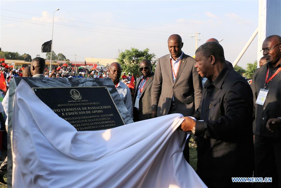 Angola inaugura aeroporto construído por empresa chinesa