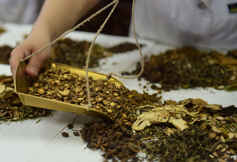 China publica diretriz para promover medicina tradicional chinesa