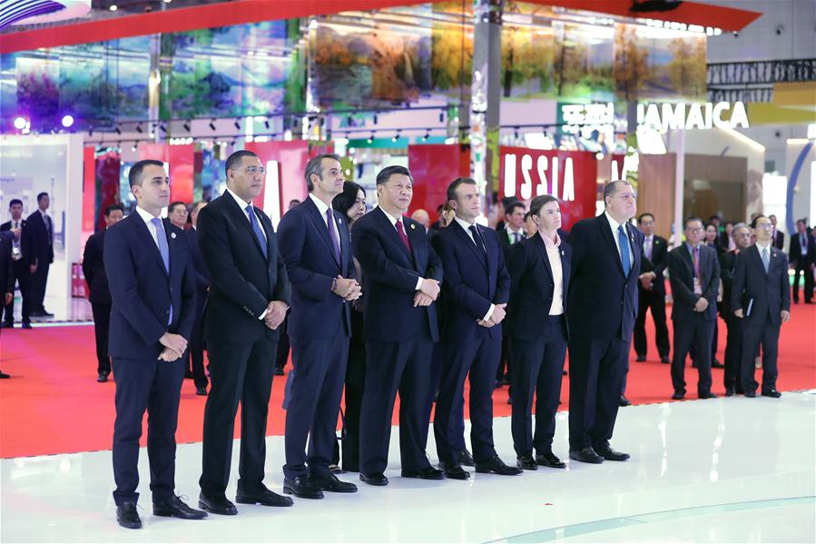 Xi e líderes estrangeiros visitam a CIIE