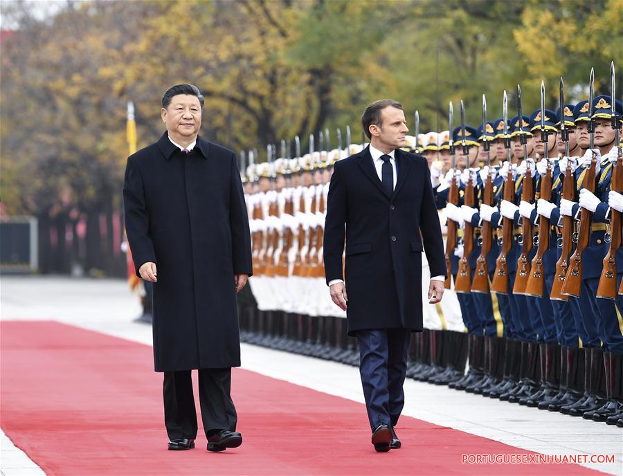 Xi realiza conversações com Macron em Beijing