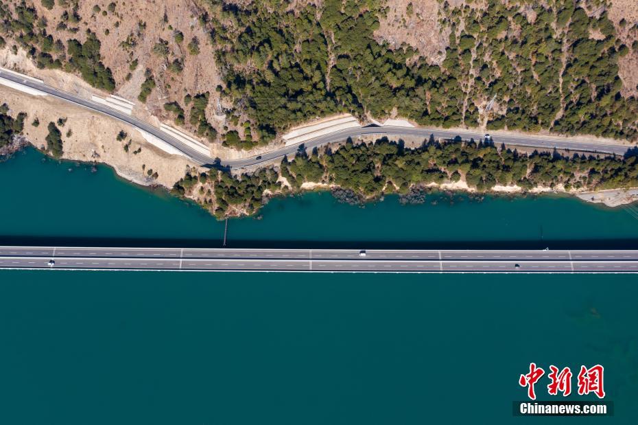 Tibete: vista aérea do “trilho mais bonito sobre as águas”