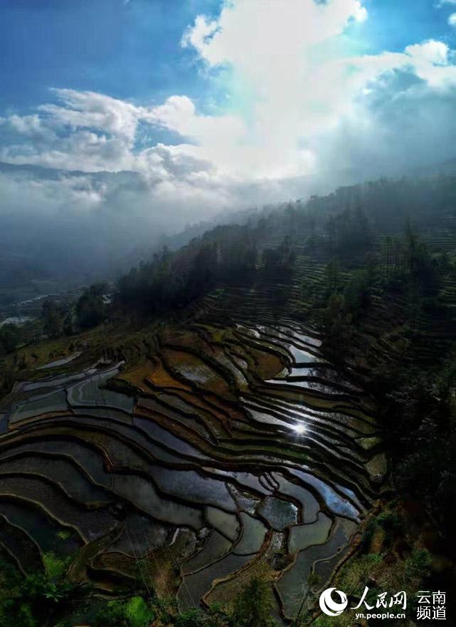 Paisagem invernal dos arrozais Honghe Hani