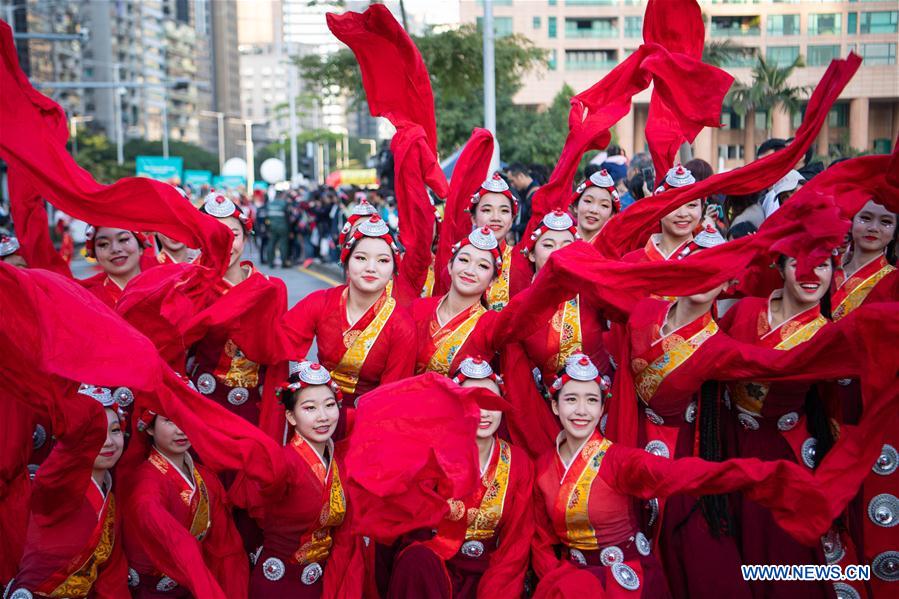 Desfile realizado para celebrar 20º aniversário do retorno de Macau à China