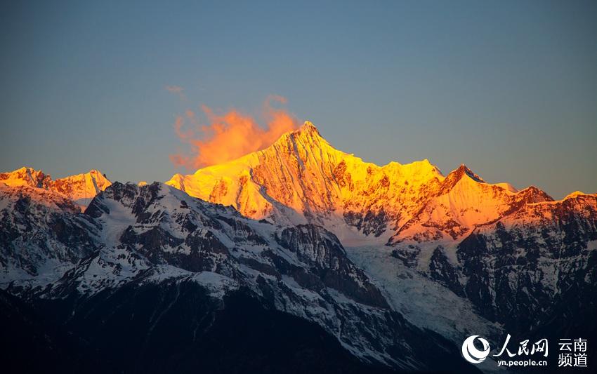 Galeria: Diqing e sua montanha coberta de neve ao nascer do sol