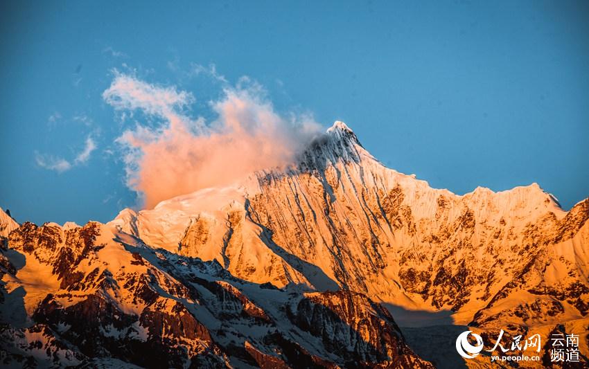 Galeria: Diqing e sua montanha coberta de neve ao nascer do sol