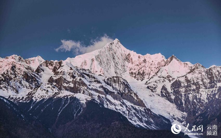 Galeria: Diqing e sua montanha coberta de neve ao nascer do sol