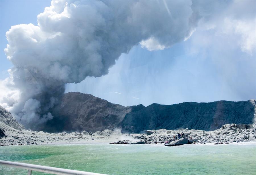 PM da Nova Zelândia: não há sinais de vida após a erupção vulcânica