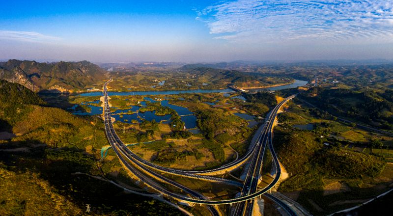 Autoestrada pitoresca concluída em Guangxi