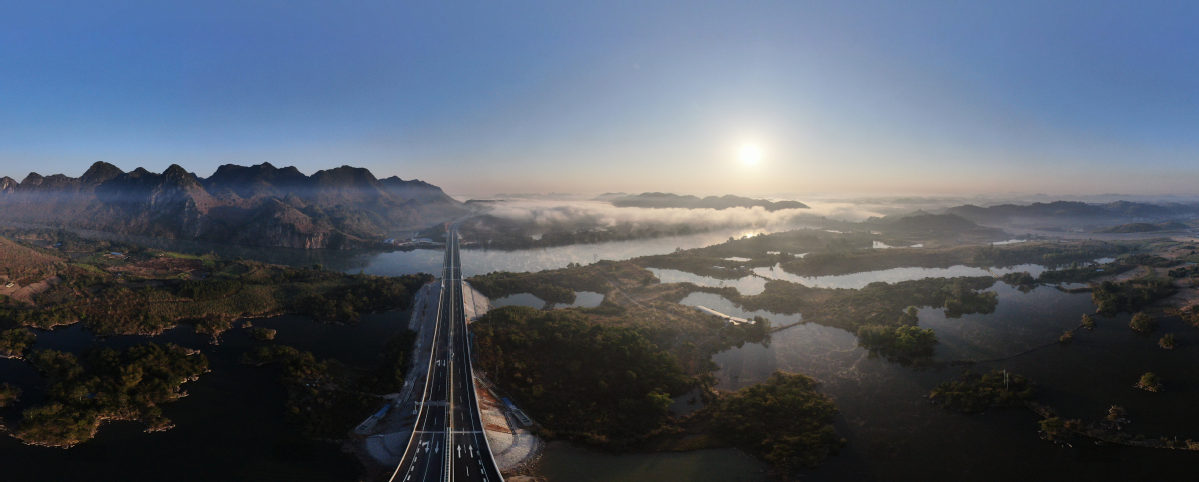 Autoestrada pitoresca concluída em Guangxi