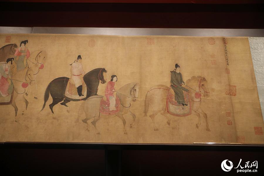 Exposição de relíquias culturais da dinastia Tang realizada em Museu da província de Liaoning