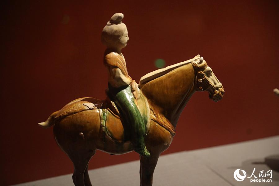 Exposição de relíquias culturais da dinastia Tang realizada em Museu da província de Liaoning