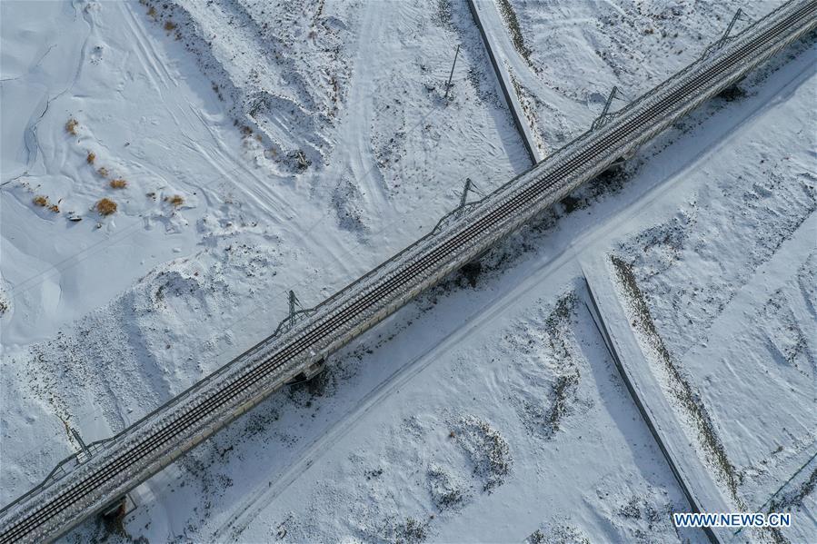 Ferrovia de Dunhuang inicia operações