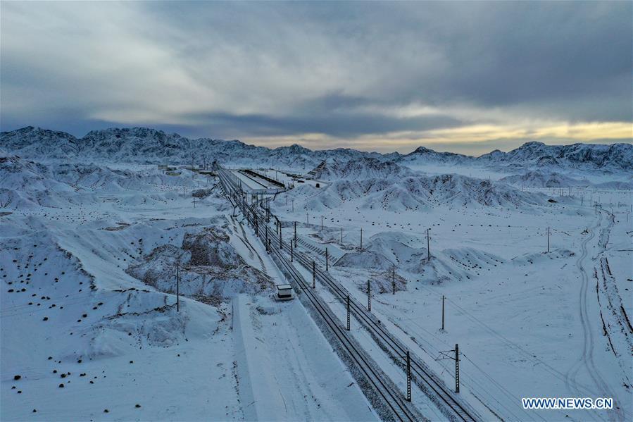 Ferrovia de Dunhuang inicia operações