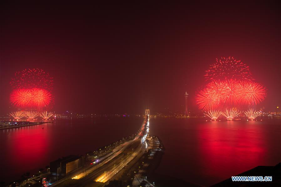 Macau e Zhuhai realizam em conjunto espetáculos de fogos de artifício